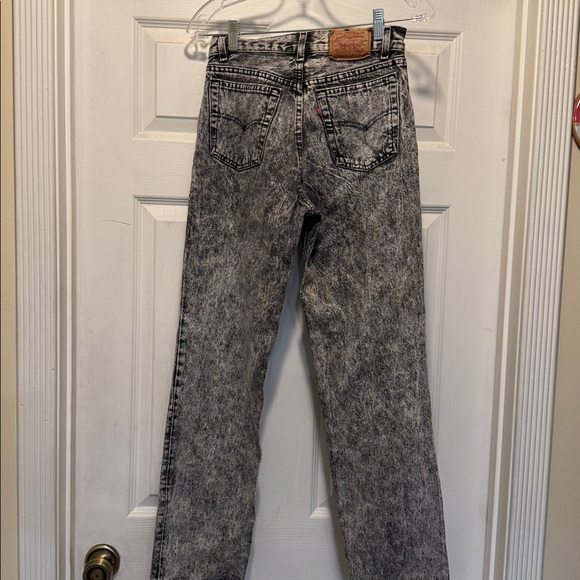 Vintage Acid Wash Levi, made in USA - Picture 4 of 8